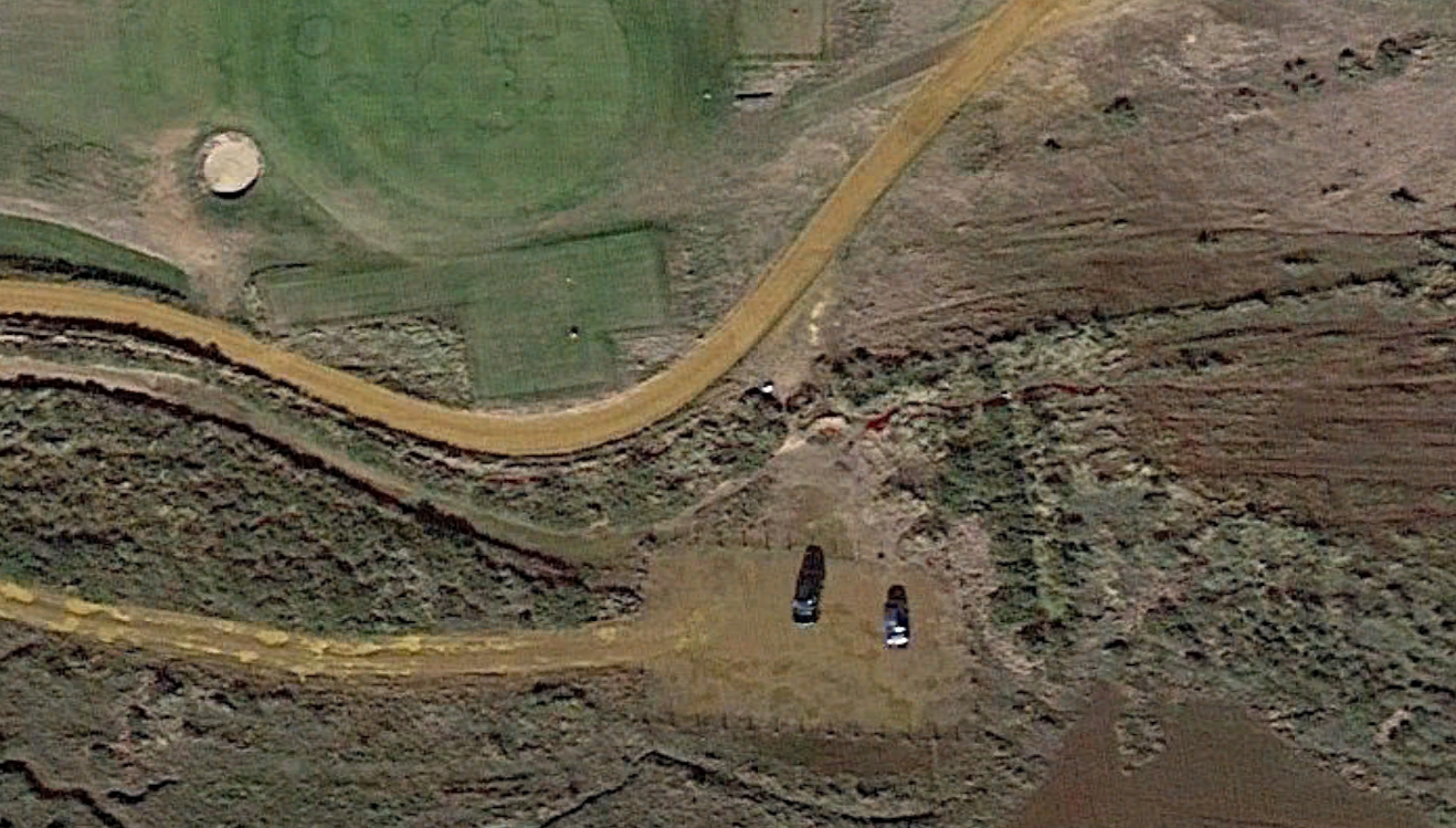 Beach hut car park.png